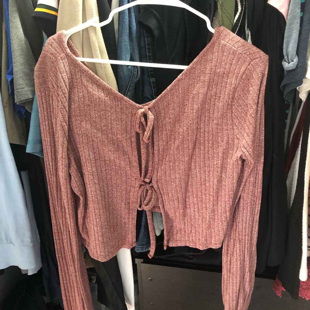 Longsleeve Crop top w/ Tie back